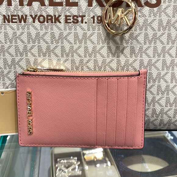 Michael Kors Handbags - MICHAEL KORS
Jet Set Travel Medium Top Zip Leather Card Case Wallet
Primrose
NWT